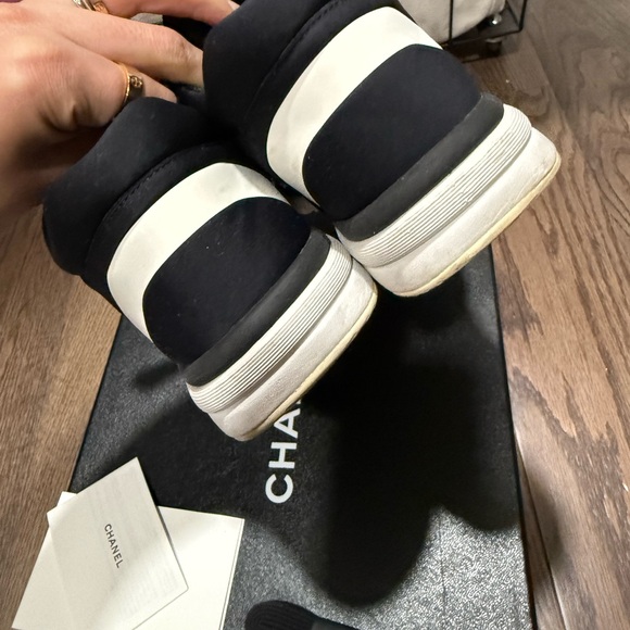 Authentic Chanel sneakers size 37 - Picture 6 of 11